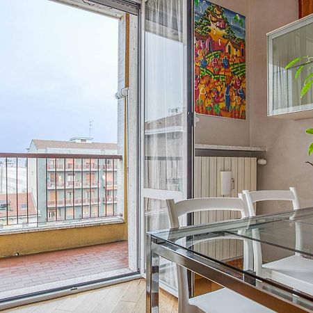 شقة Joivy Vibrant Flat With Balcony ميلان المظهر الخارجي الصورة